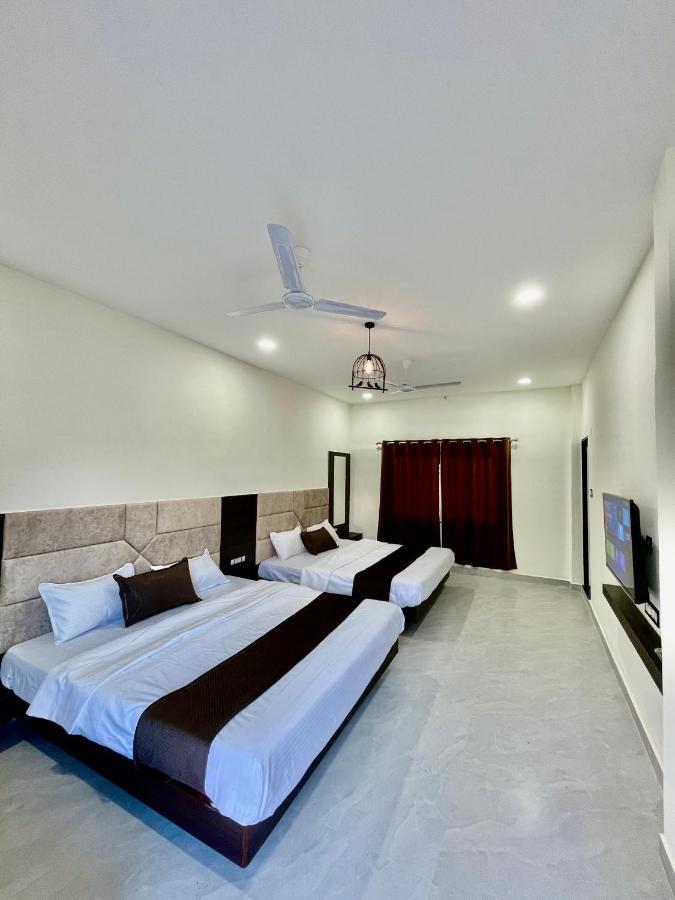 Hotel Tekri Farms And Retreat à Ujjain Extérieur photo